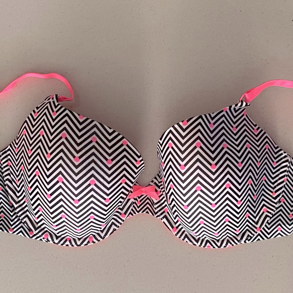 32DD Victoria’s Secret Demi-Buste Bra